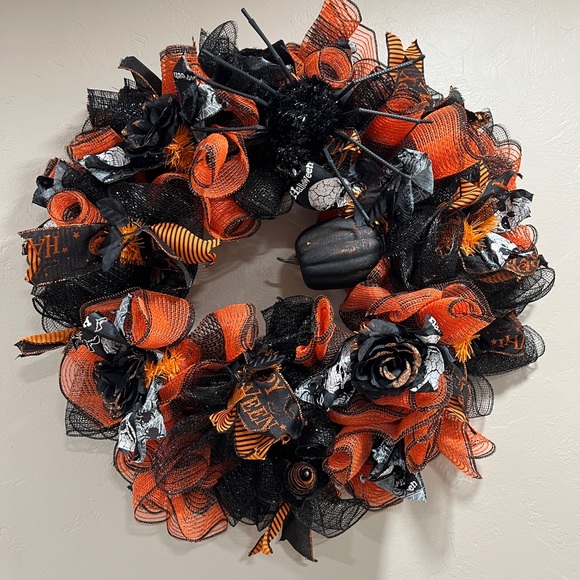 Happy Halloween black and orange wreath for indoors - Picture 7 of 8